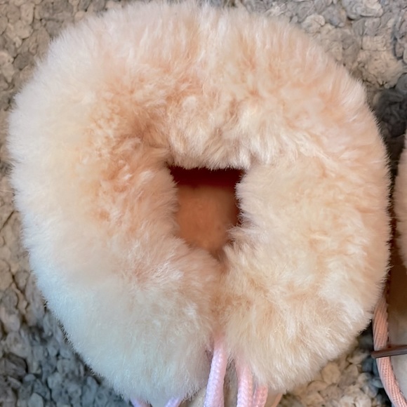 100% Alpaca Moccasins - Picture 5 of 5